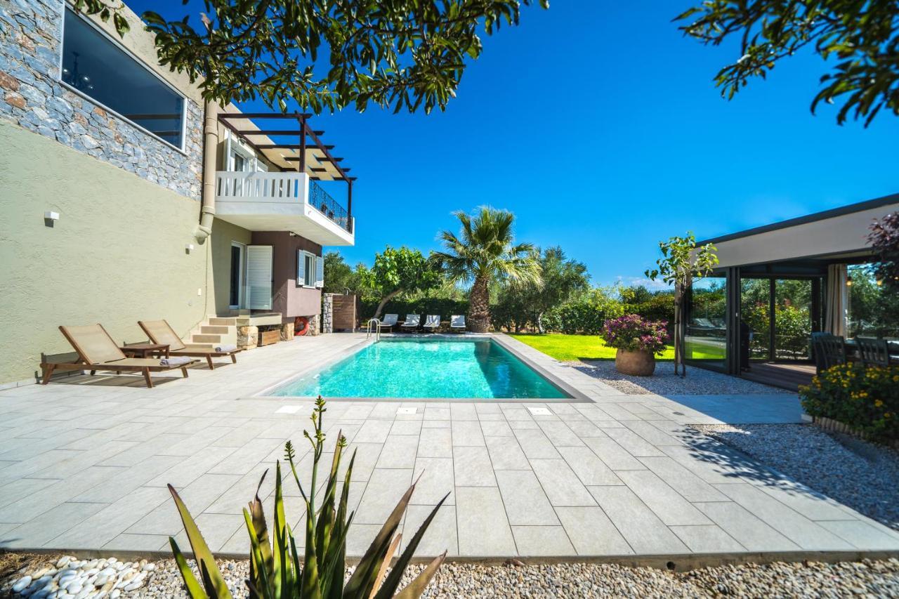 Petronila Luxury Villa With Heated Private Pool Kíssamos Eksteriør billede