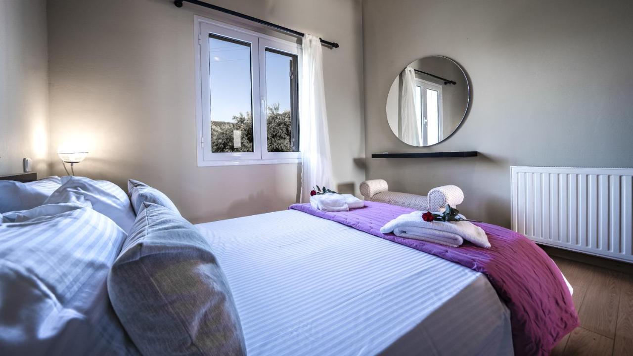 Petronila Luxury Villa With Heated Private Pool Kíssamos Eksteriør billede