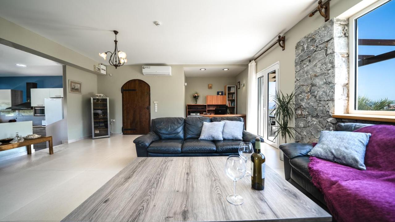 Petronila Luxury Villa With Heated Private Pool Kíssamos Eksteriør billede