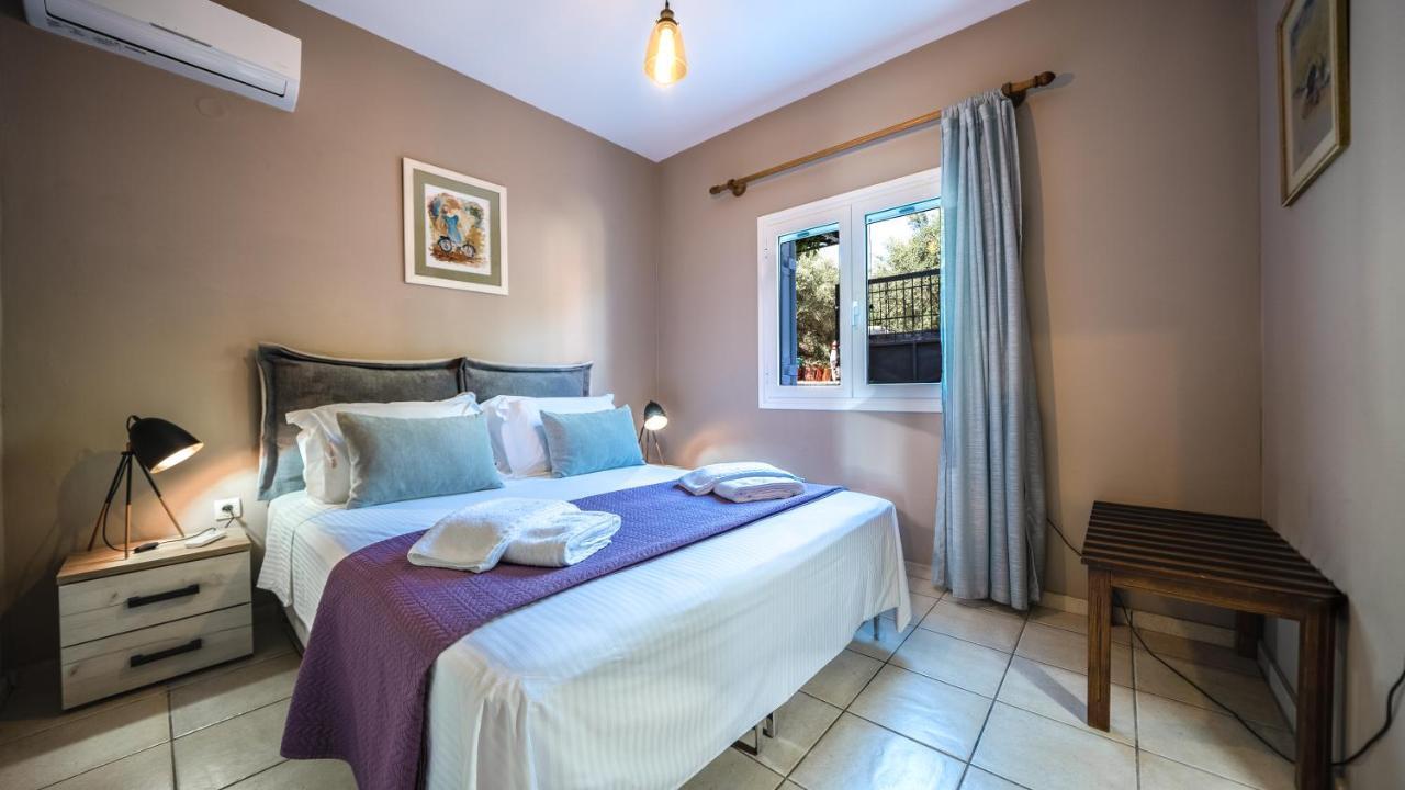 Petronila Luxury Villa With Heated Private Pool Kíssamos Eksteriør billede