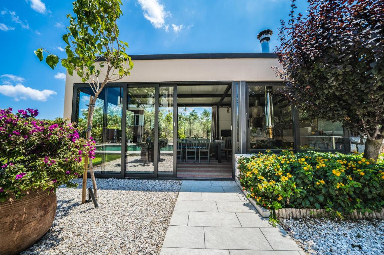 Petronila Luxury Villa With Heated Private Pool Kíssamos Eksteriør billede